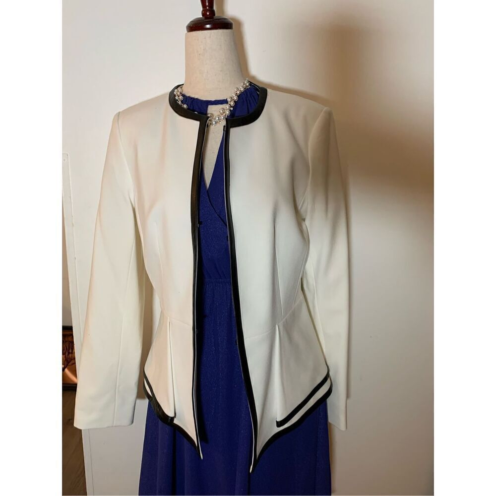 Calvin Klein jacket size 6 white with black accent work attire classy stylish